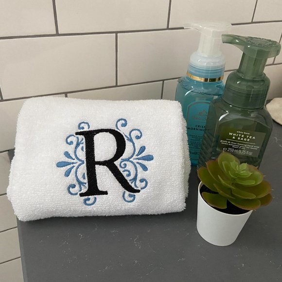 Monogram embroidered hand towel - Custom initial hand towel - PICK YOUR LETTER - Picture 3 of 9